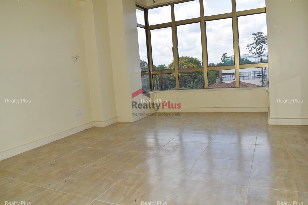 1 Bed Apartment with Parking in Kilimani - 4