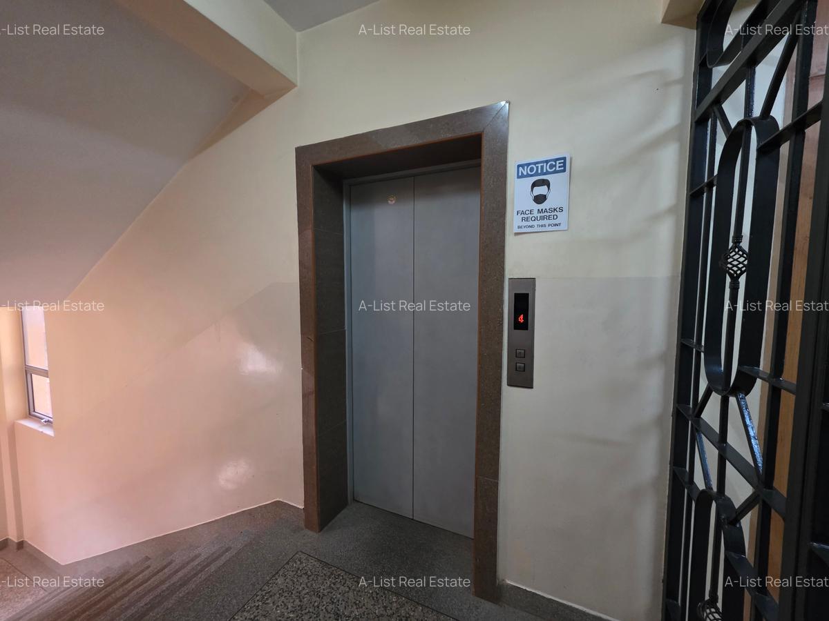 4 Bed Apartment with En Suite at 4Th Parklands - 20