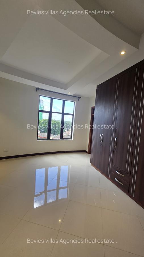 4 Bed Apartment with En Suite at General Mathenge - 13