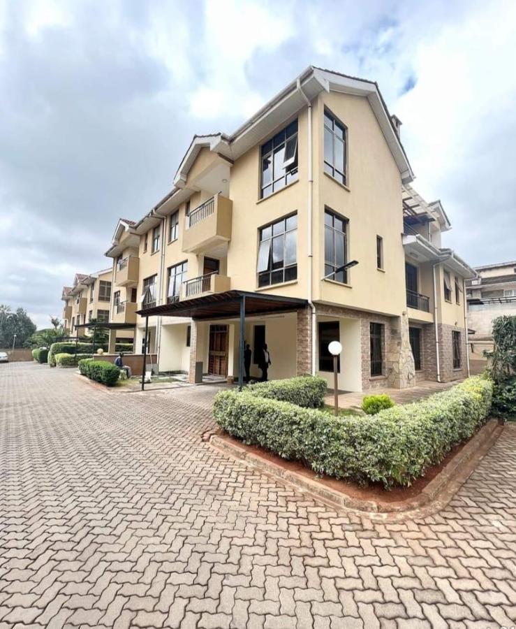 5 Bed Townhouse with En Suite in Lavington - 2