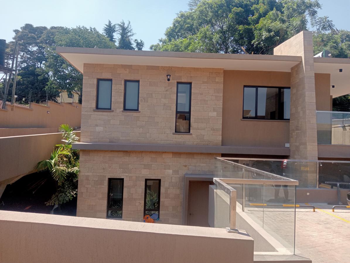 6 Bed House with En Suite at Nyari - 3