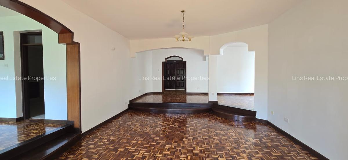 5 Bed Townhouse with En Suite in Nyari - 3