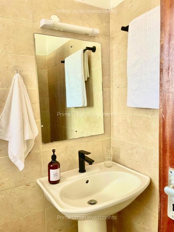 Serviced 3 Bed Apartment with En Suite in Nyali Area - 11