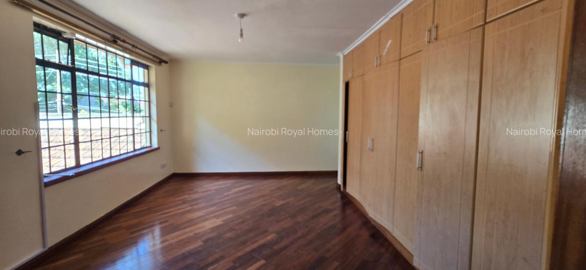 4 Bed Townhouse with En Suite at Lavington Green - 17