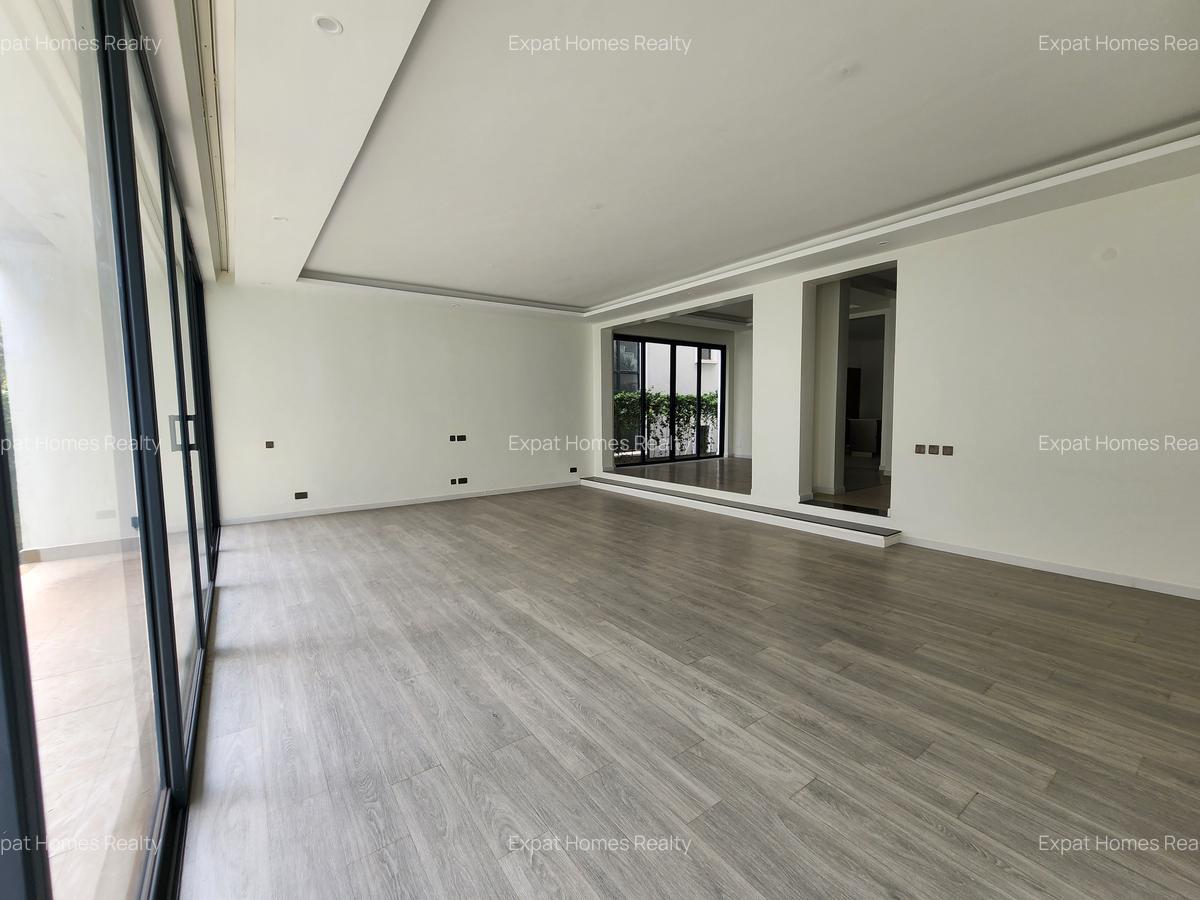 4 Bed Villa with En Suite in Lavington - 7