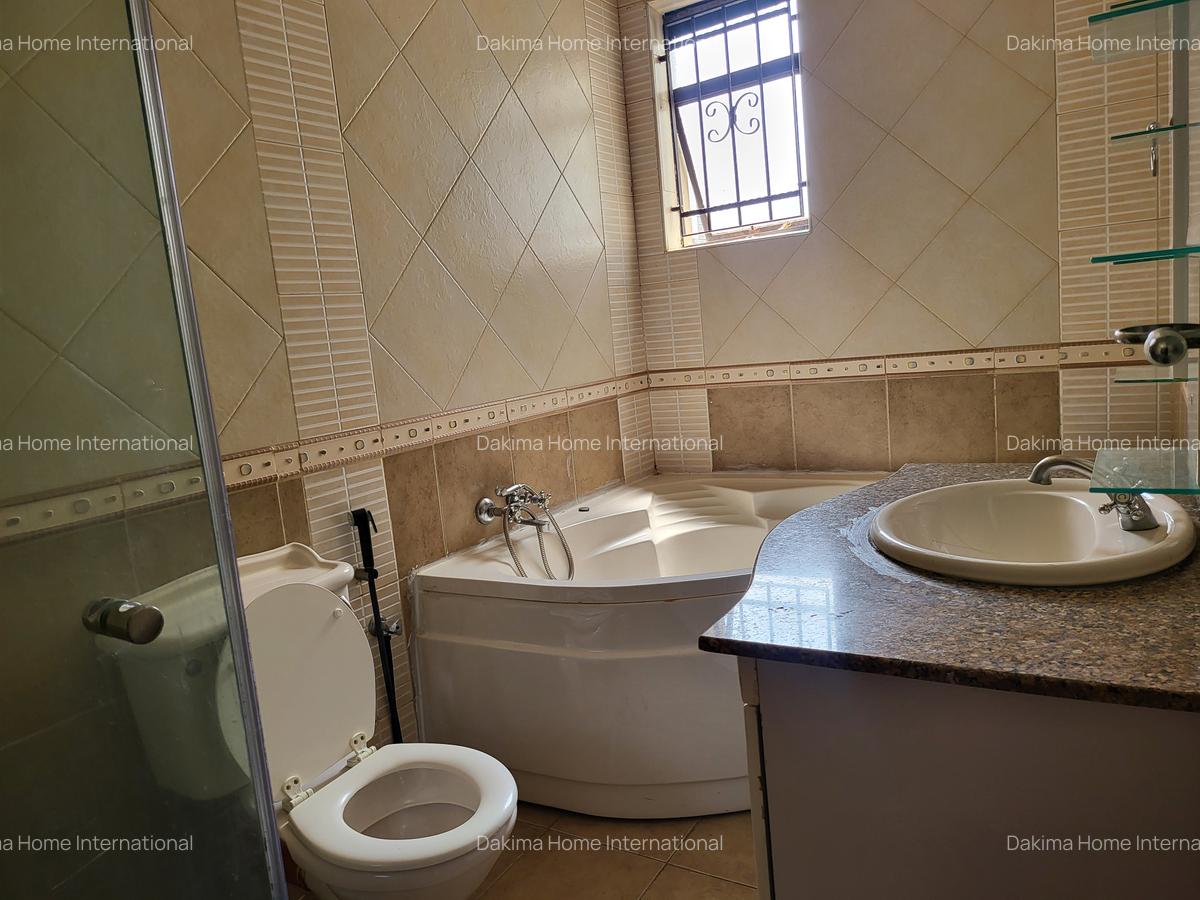 4 Bed Townhouse with En Suite in Brookside - 13