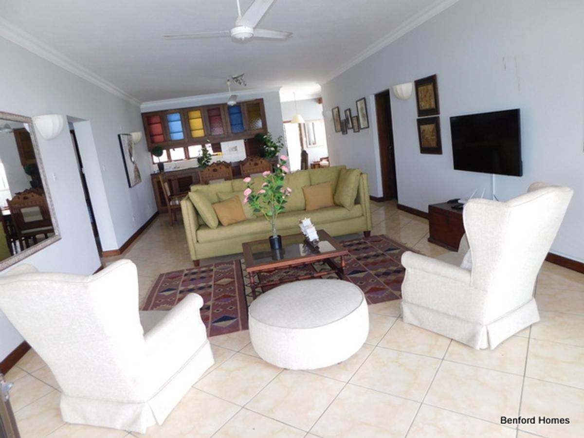 Serviced 3 Bed Apartment with En Suite in Nyali Area - 7