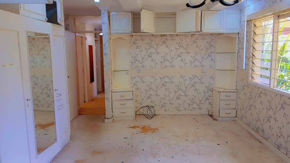 5 Bed House with En Suite in Loresho - 12