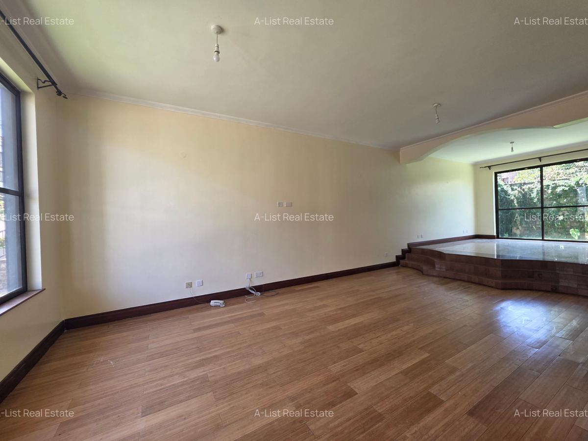 4 Bed House with En Suite at Grevillea Grove - 2