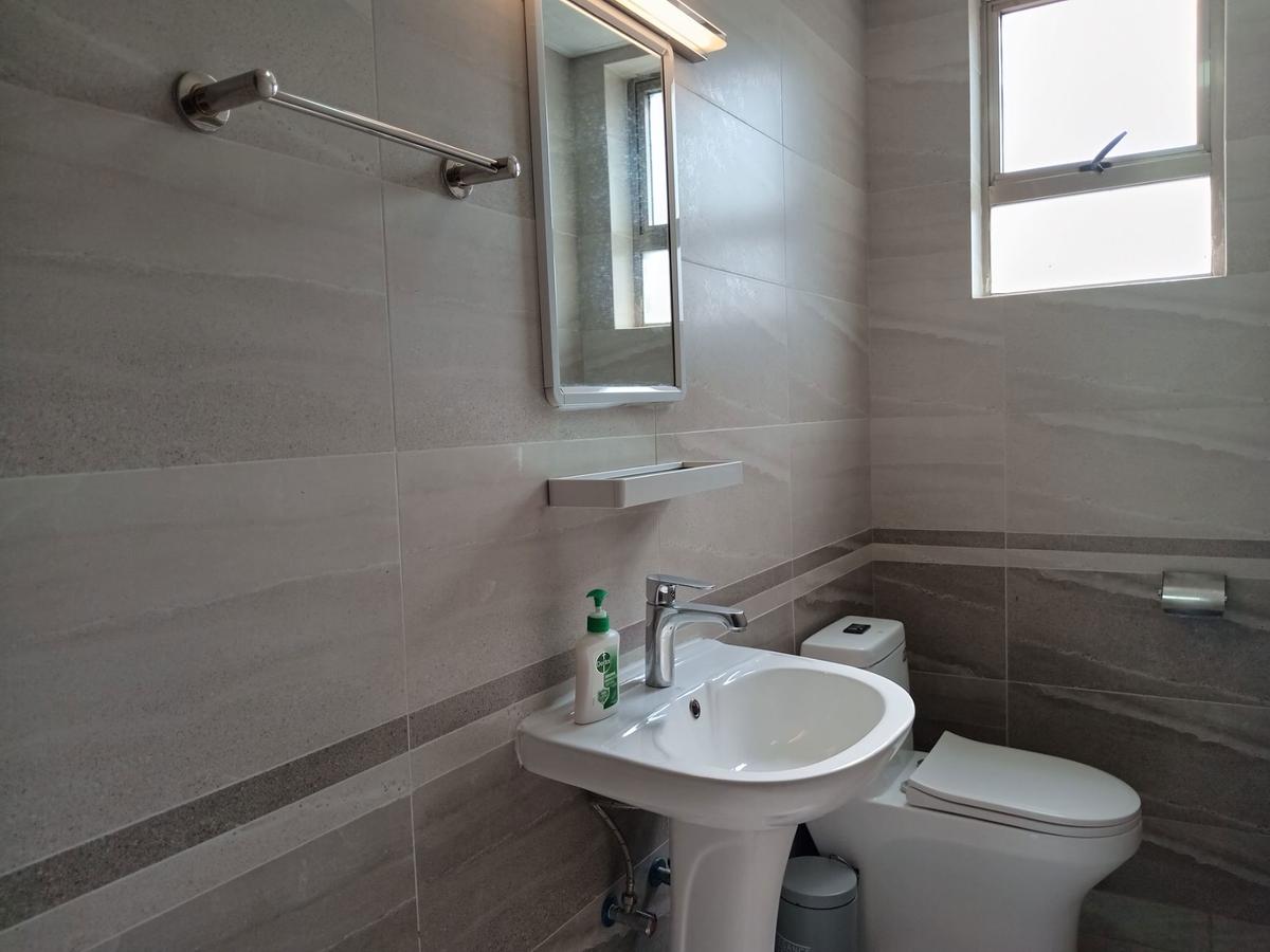 Serviced 2 Bed Apartment with En Suite in Kilimani - 12