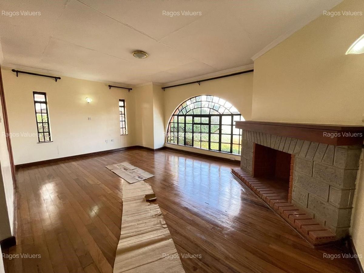 4 Bed House with En Suite at Karen Road - 3