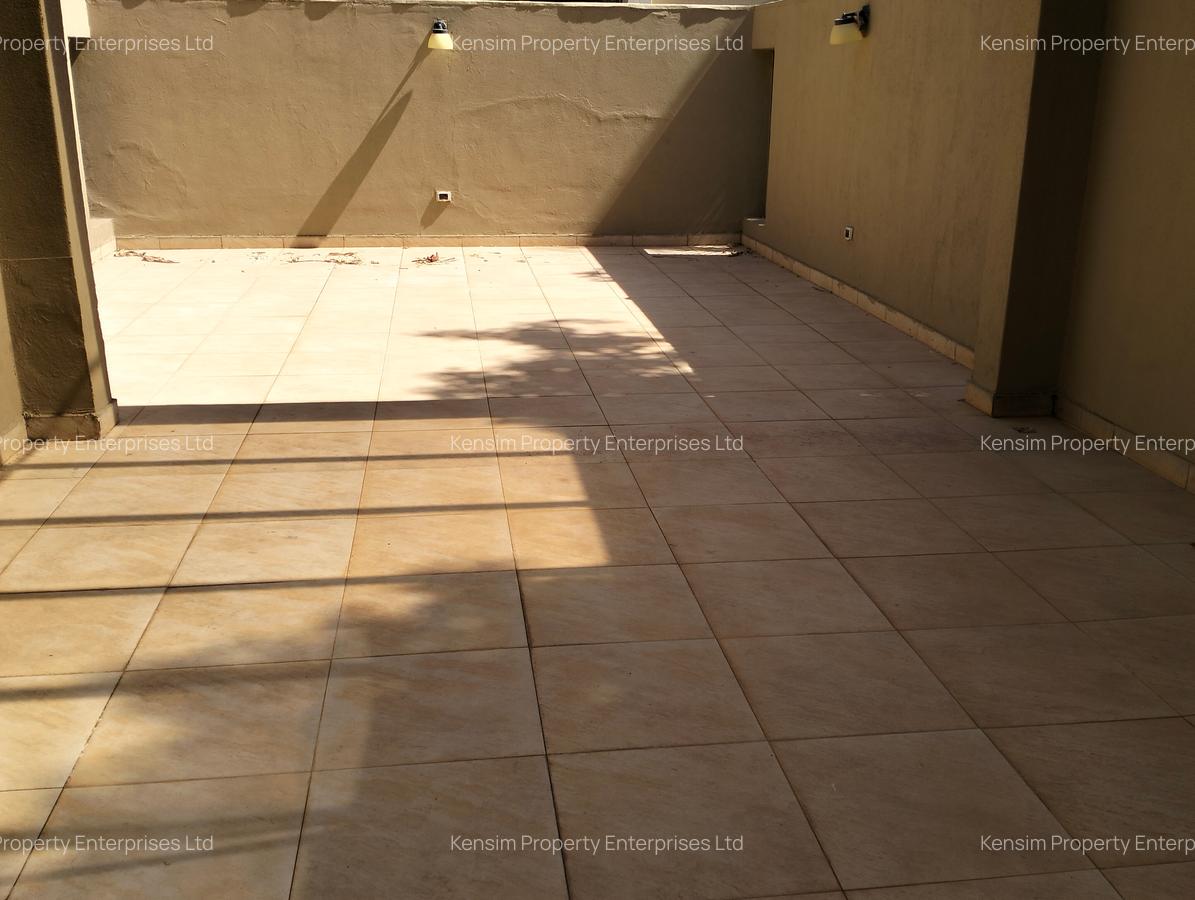 5 Bed Townhouse with En Suite in Lavington - 6