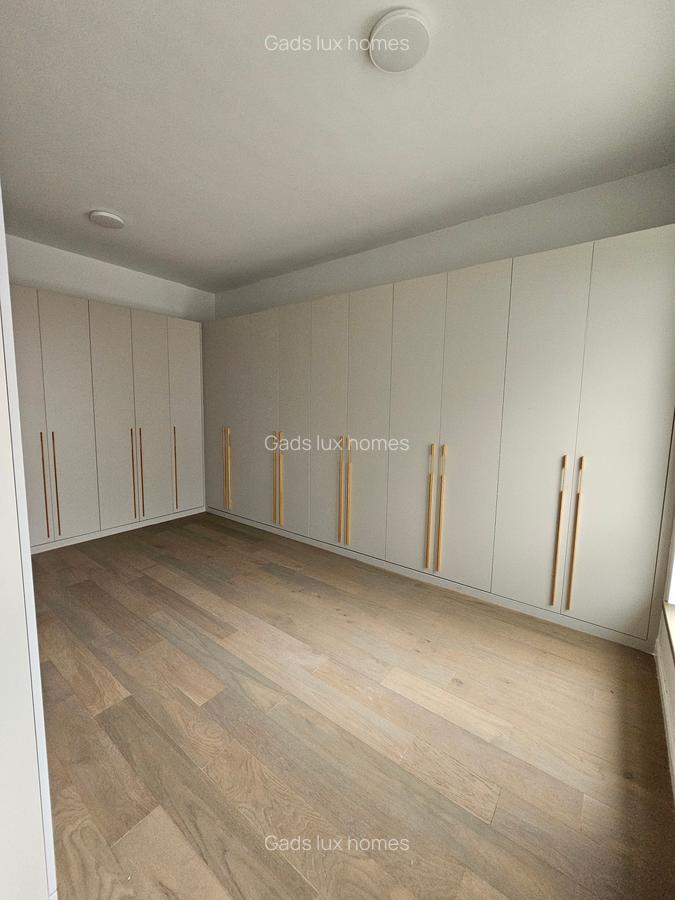 5 Bed Villa with En Suite at Lavington - 15