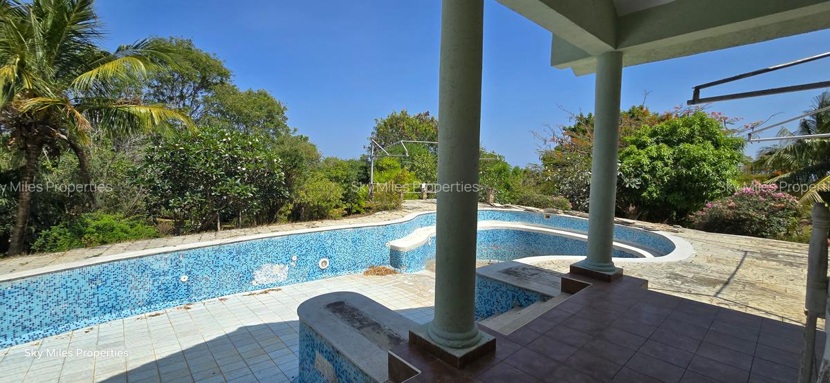 5 Bed Villa with En Suite at Vipingo - 12