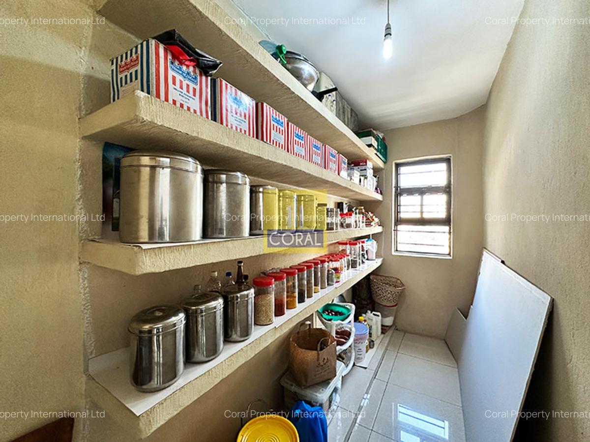 4 Bed Apartment with En Suite in Parklands - 6