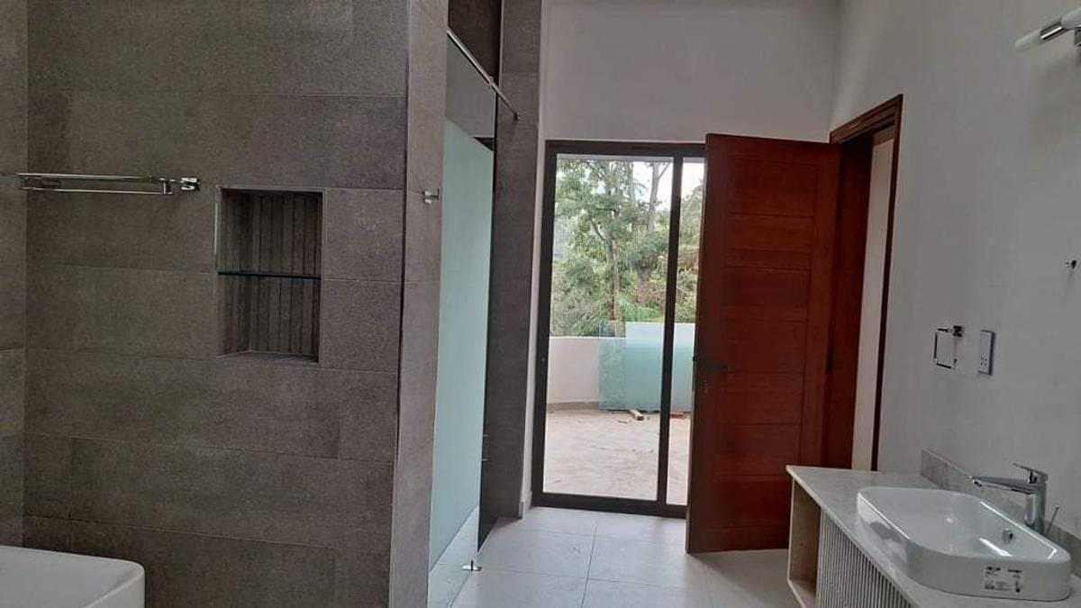 6 Bed House with En Suite at Kitisuru - 8