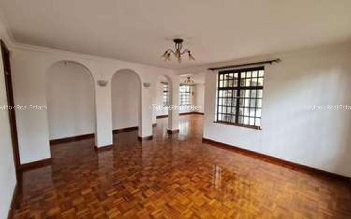 4 Bed Townhouse with En Suite at Lavington - 4