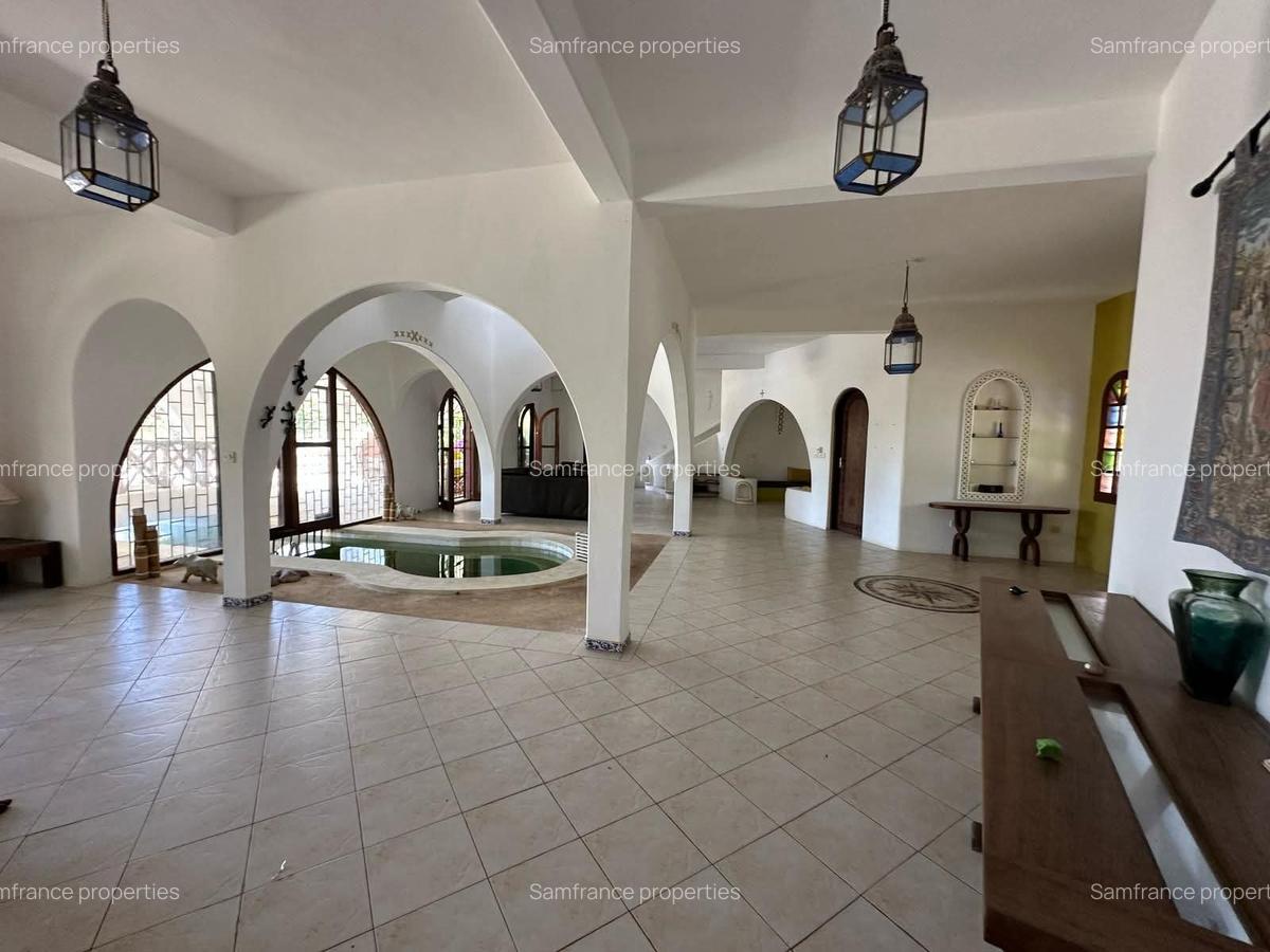 4 Bed Villa with En Suite at Jacaranda - 5