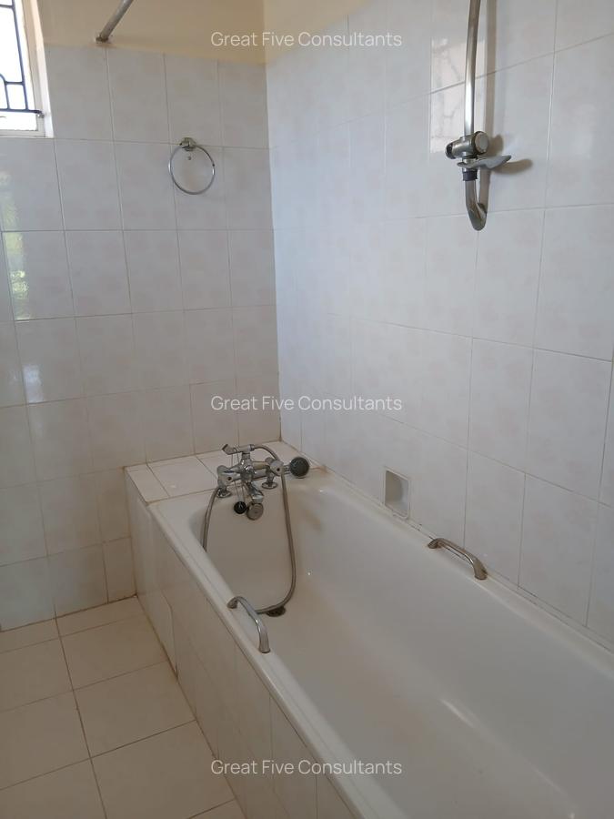 5 Bed Villa with En Suite in Gigiri - 15