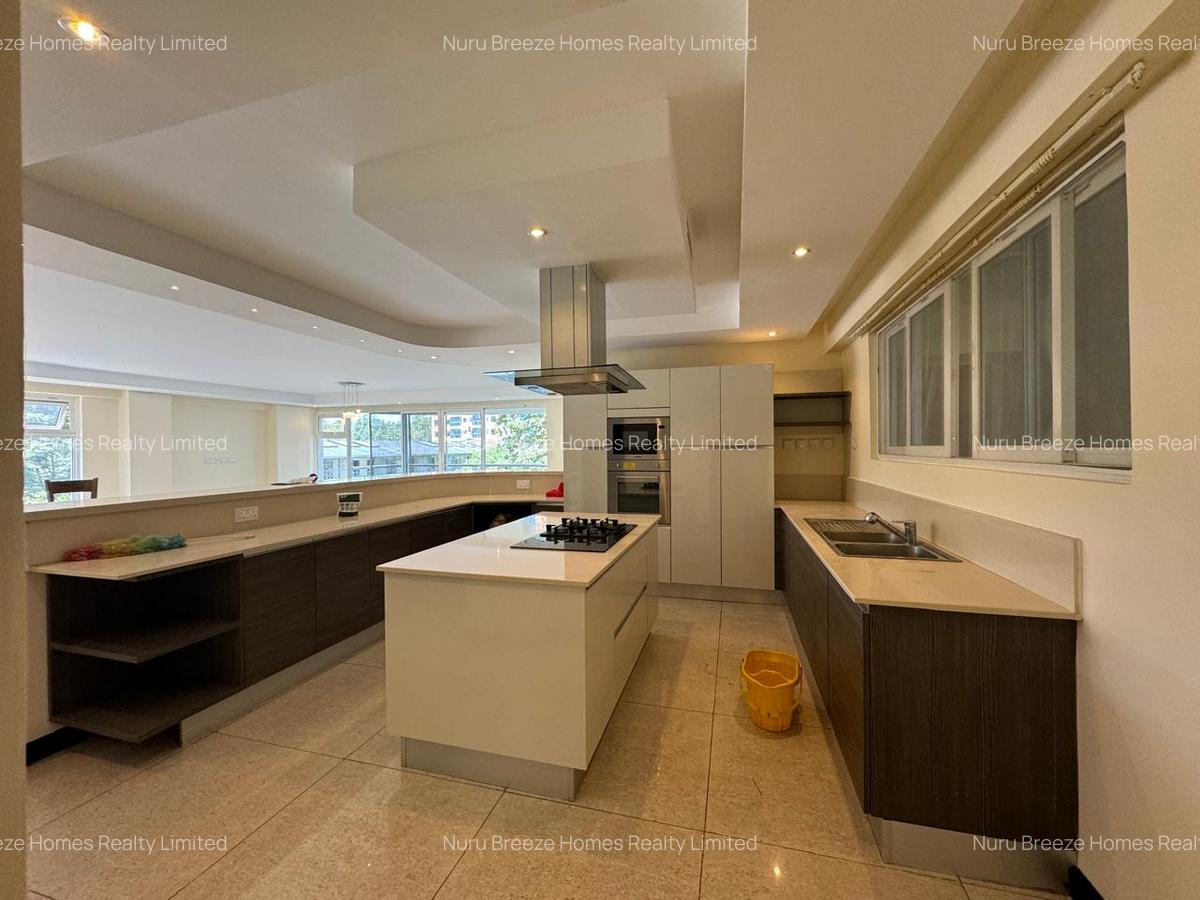 3 Bed Apartment with En Suite in Riverside - 3