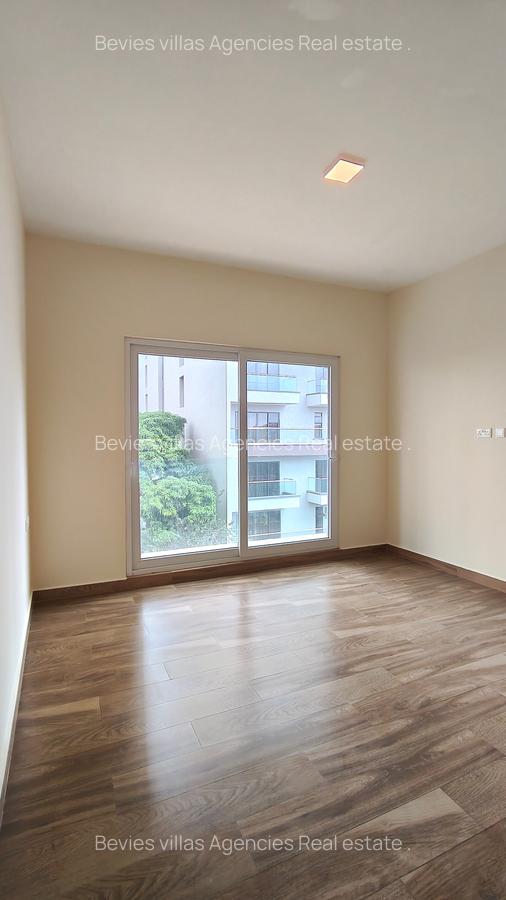 2 Bed Apartment with En Suite at Parklands - 12