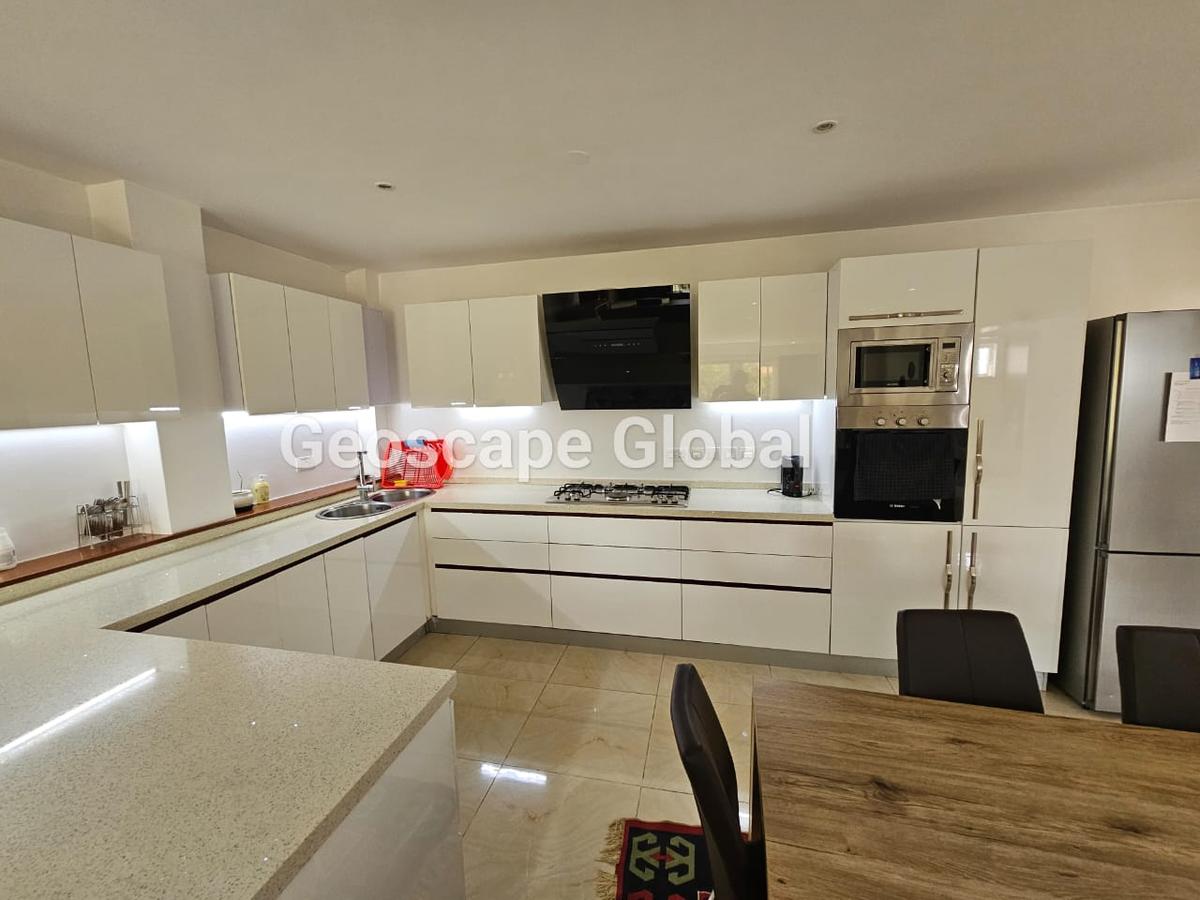 3 Bed Apartment with En Suite in Westlands Area - 6