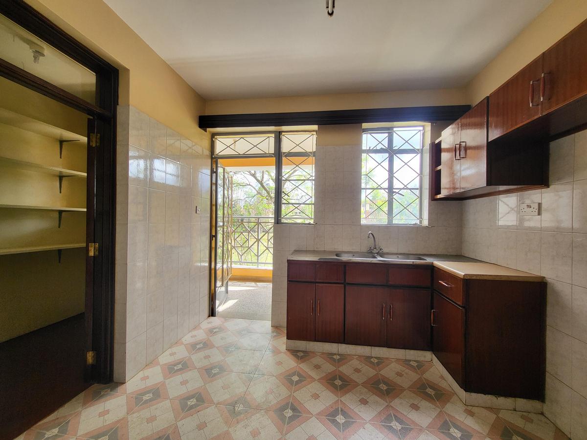 3 Bed Apartment with En Suite in Kileleshwa - 10