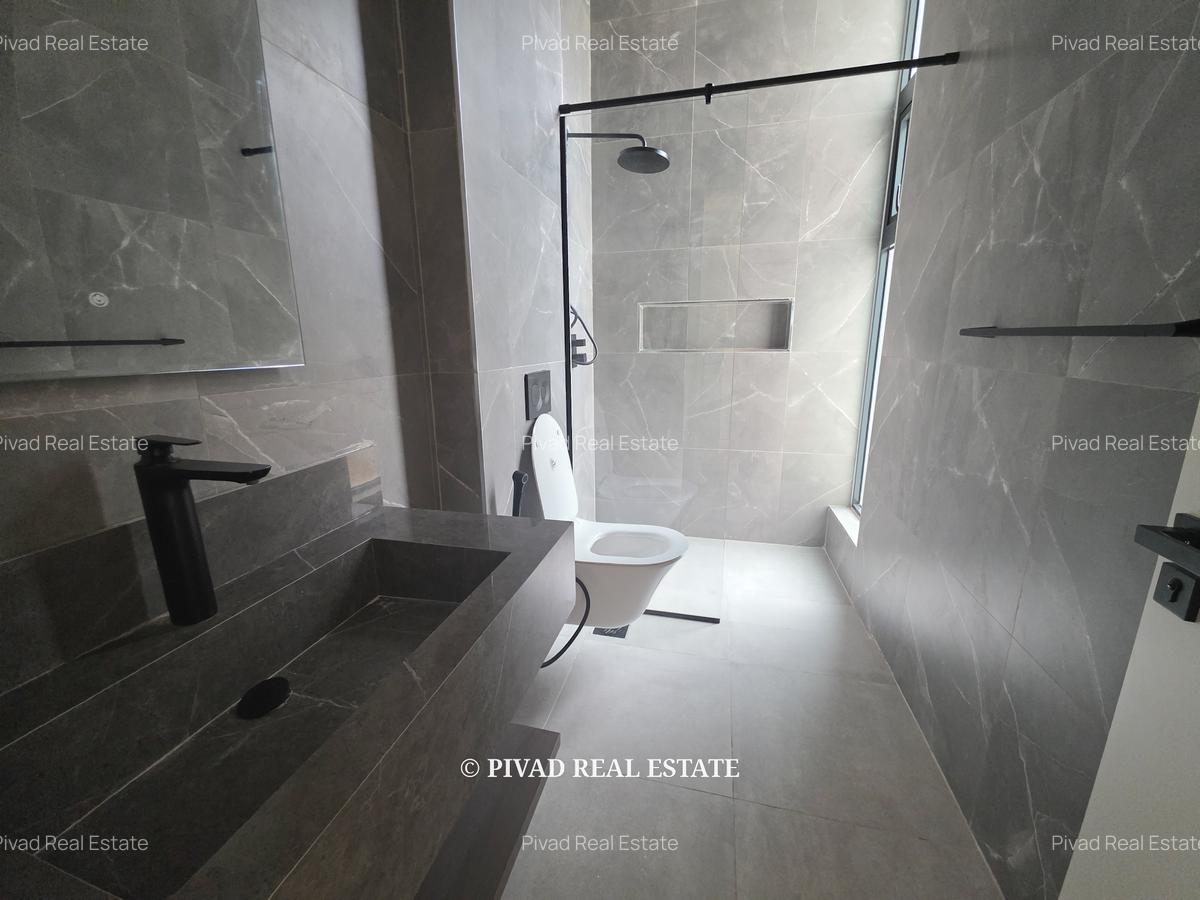 5 Bed House with Garden in Runda - 13