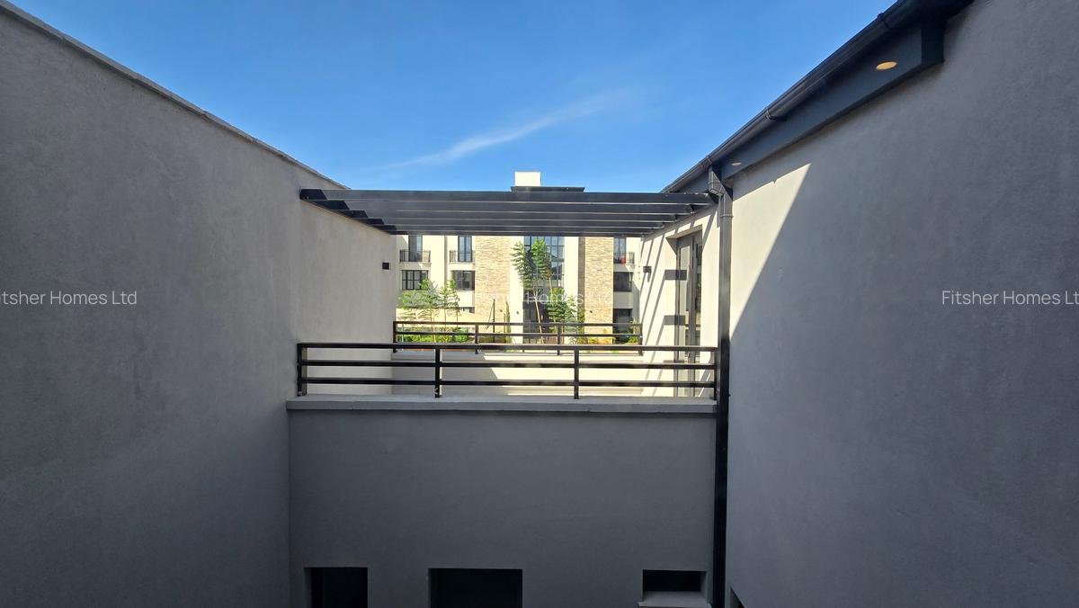 4 Bed House with En Suite in Runda - 18