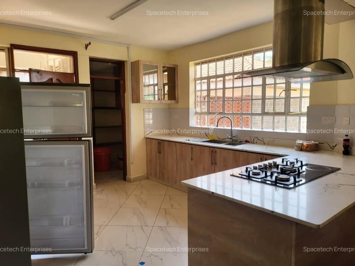 5 Bed House with En Suite in Runda - 7