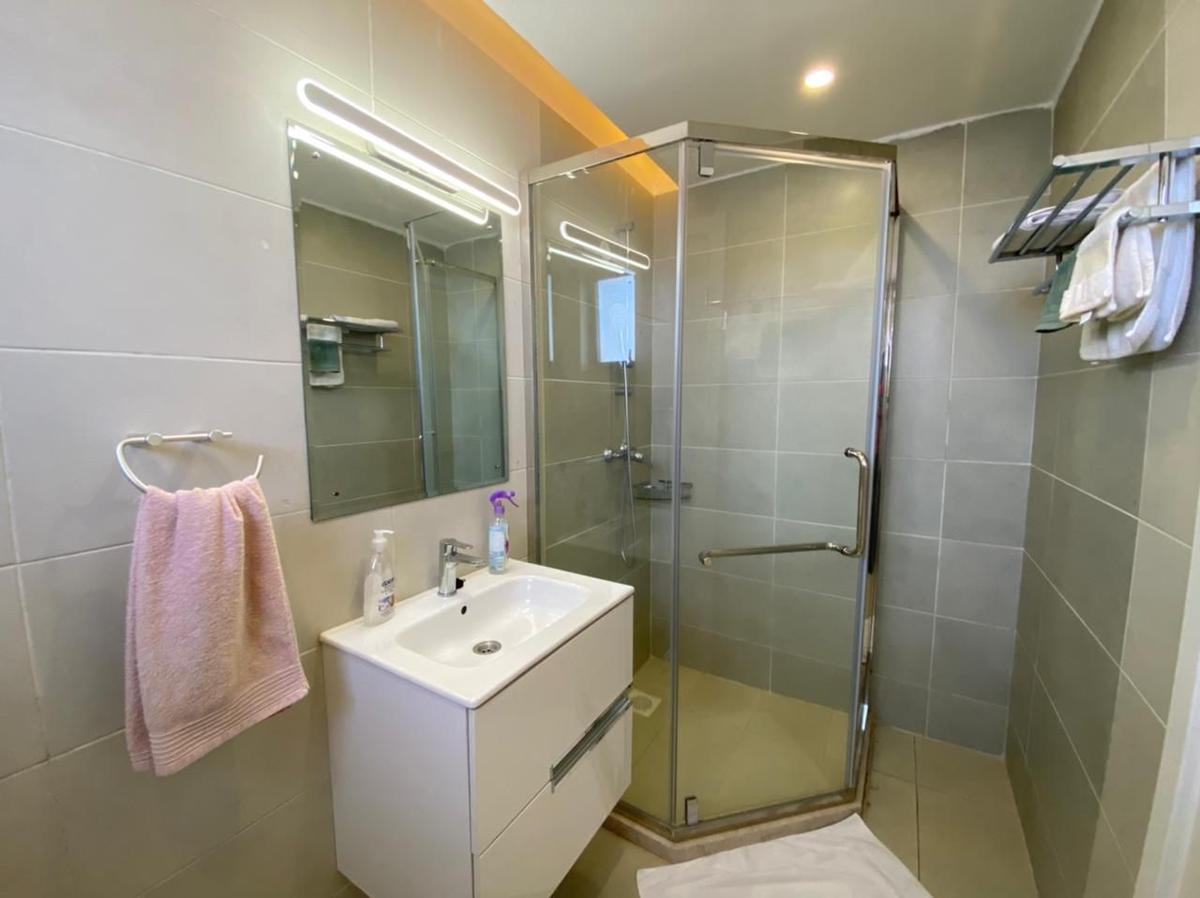 3 Bed Apartment with En Suite in Lavington - 8