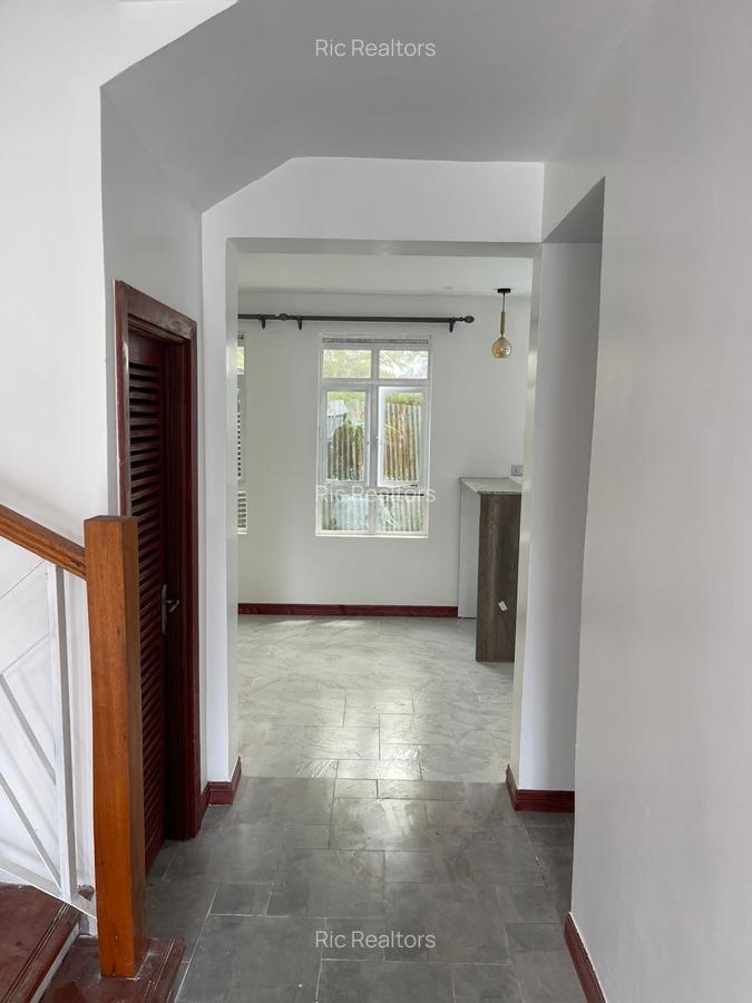 4 Bed Townhouse with En Suite at Silanga Road - 10