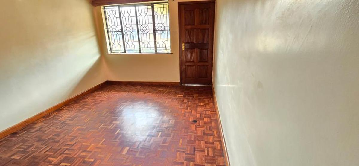 5 Bed Townhouse with En Suite in Lavington - 2