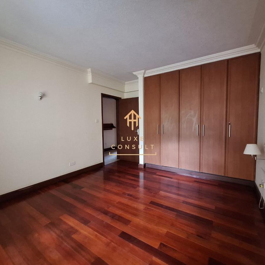 3 Bed Apartment with En Suite in Riverside - 8