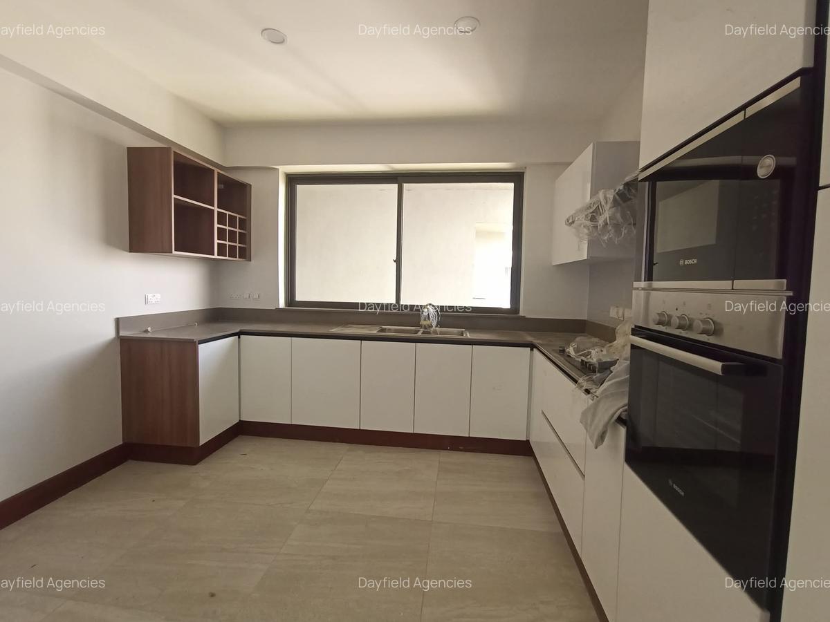3 Bed Apartment with En Suite at Raphta Road - 8