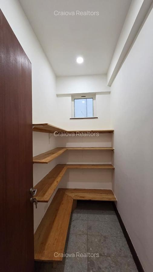 4 Bed Apartment with En Suite at City Drive - 8