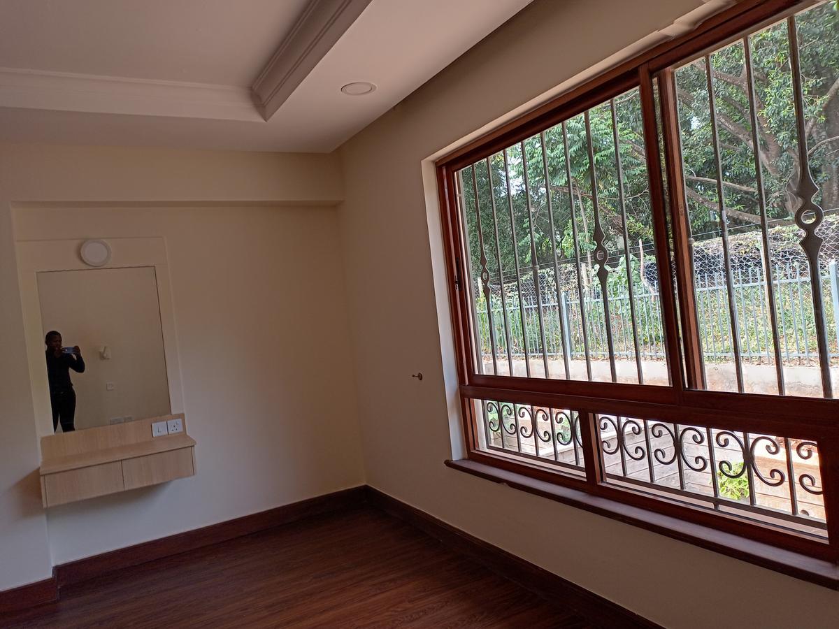 5 Bed House with En Suite at Kyuna - 13