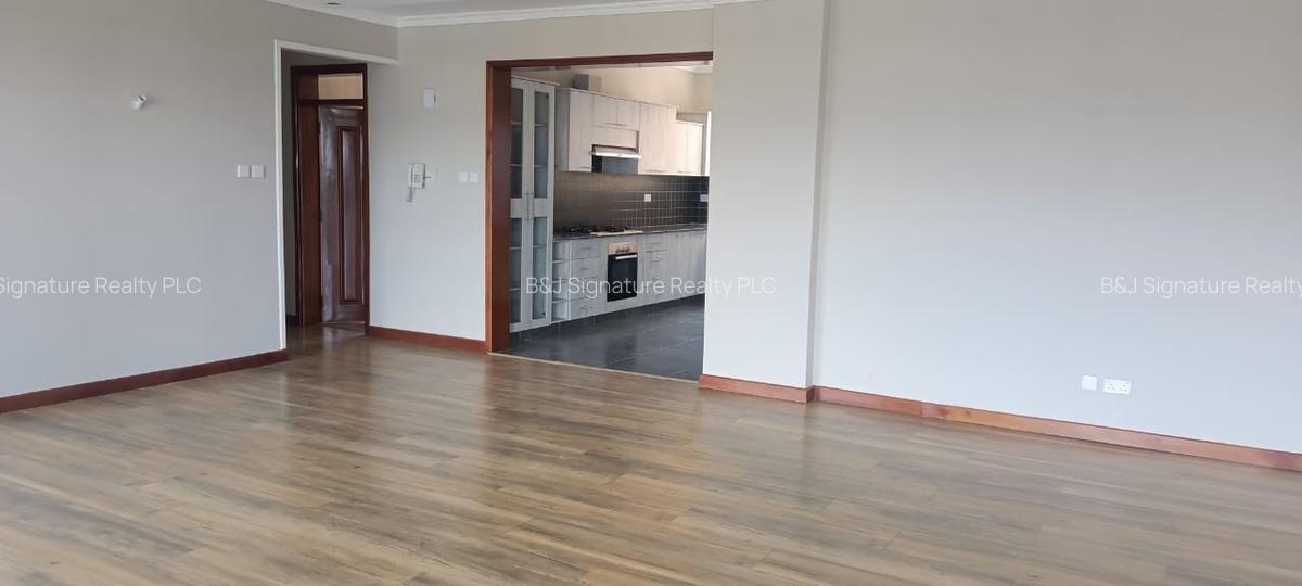 3 Bed Apartment with En Suite in Riverside - 13