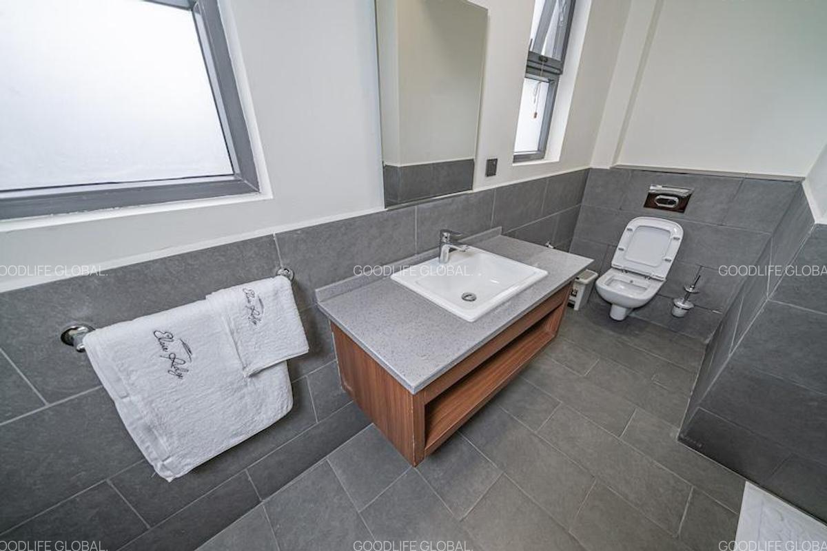 Serviced 2 Bed Apartment with En Suite at Spring Valley - 17