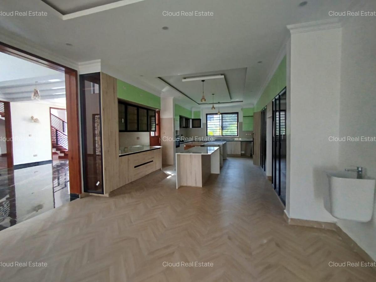 7 Bed House with En Suite in Karen - 5