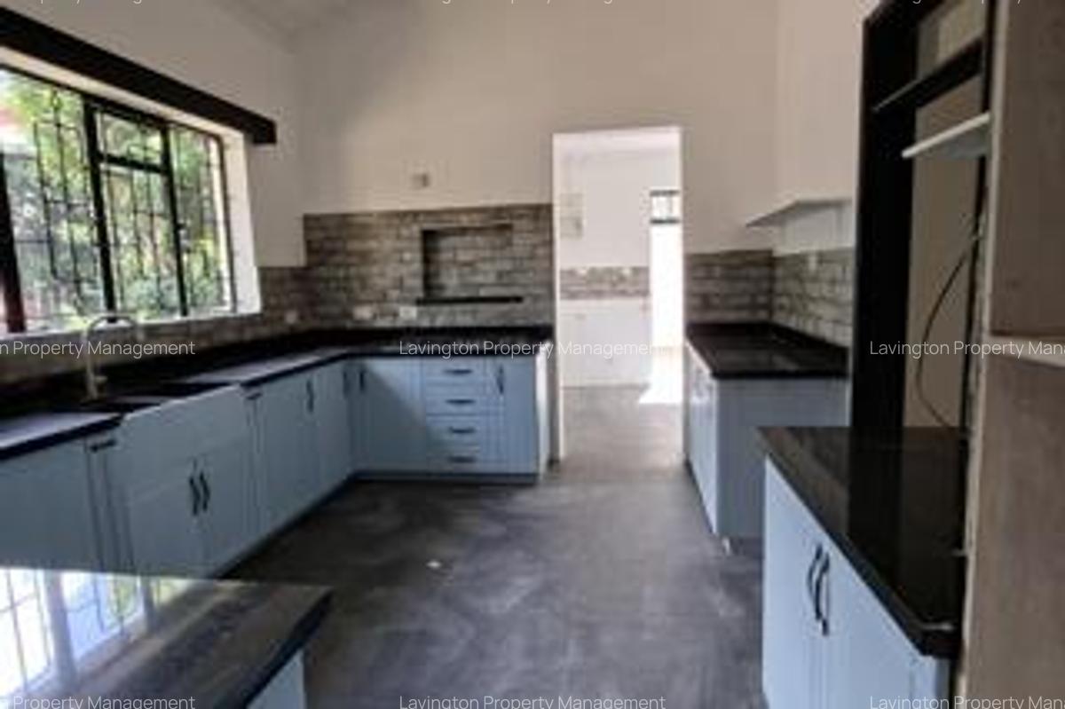 4 Bed Townhouse with En Suite at Lavington Green - 6