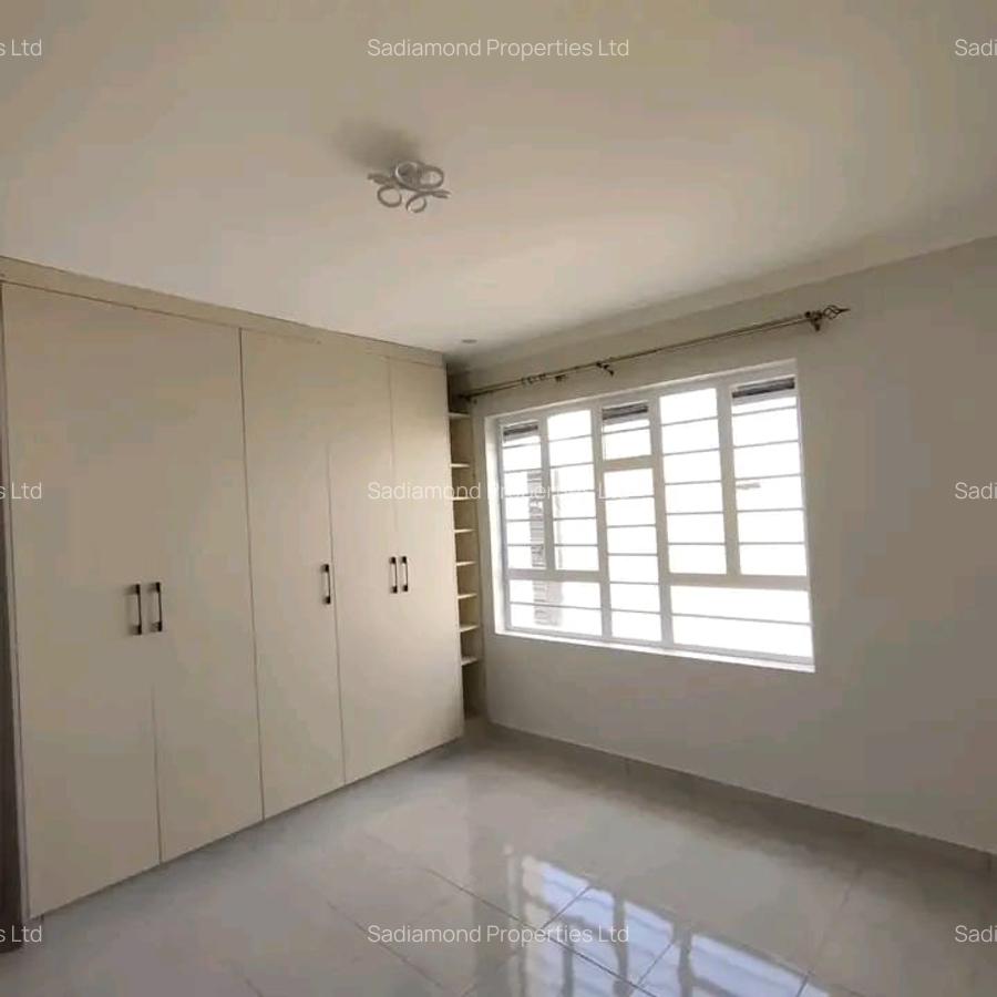 3 Bed House with En Suite in Kamakis - 8