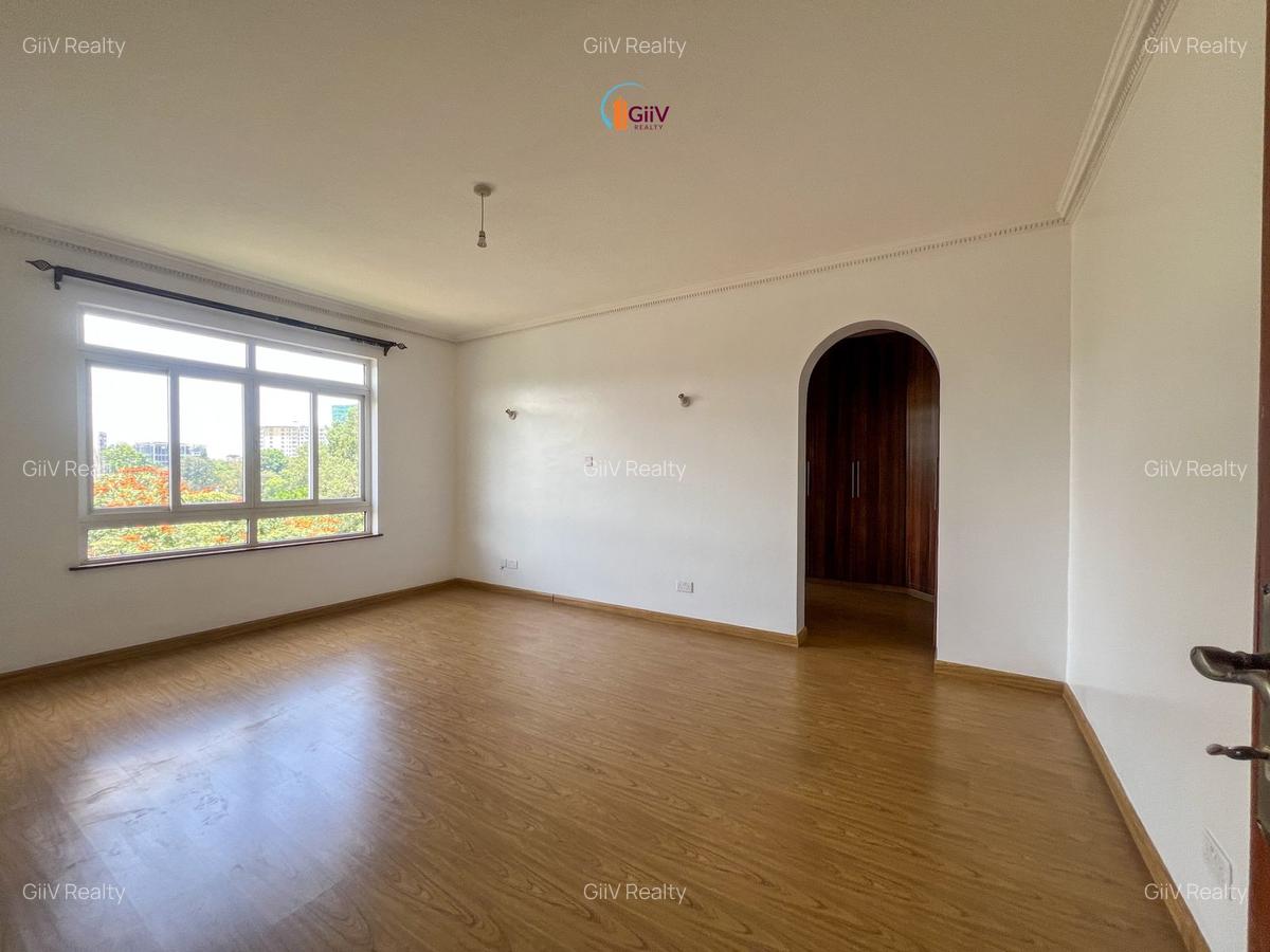 3 Bed Villa with En Suite in Westlands Area - 9