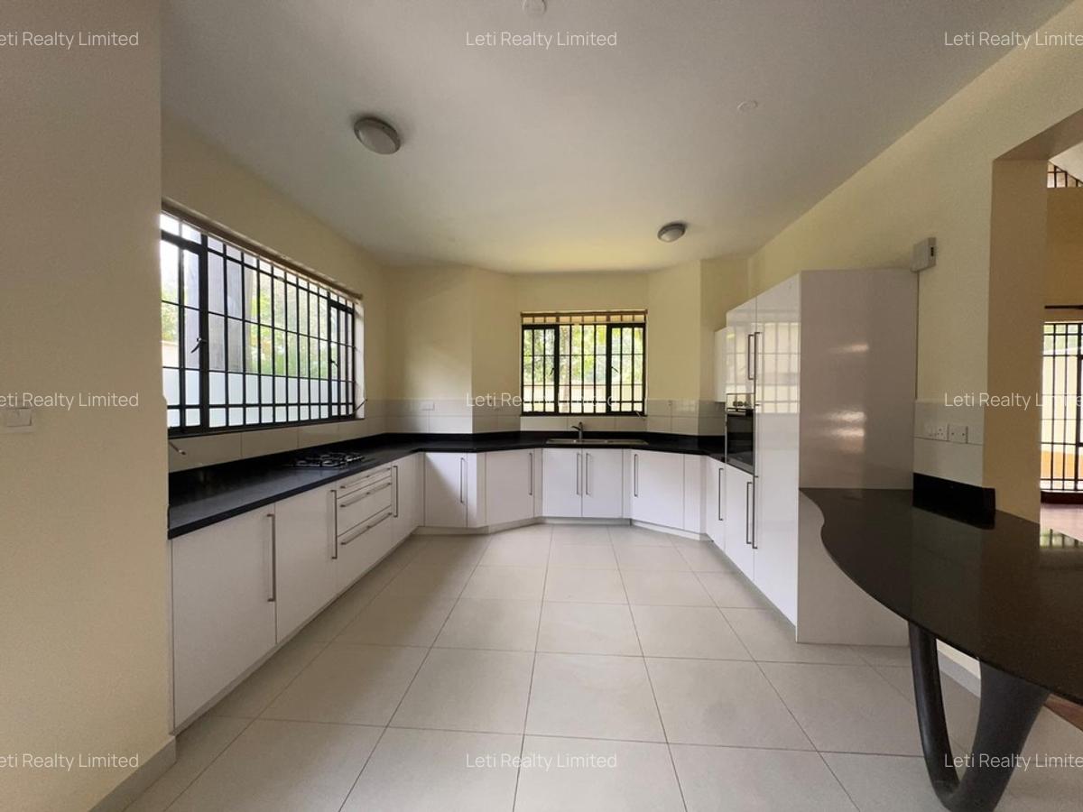 5 Bed Townhouse with En Suite in Lavington - 5