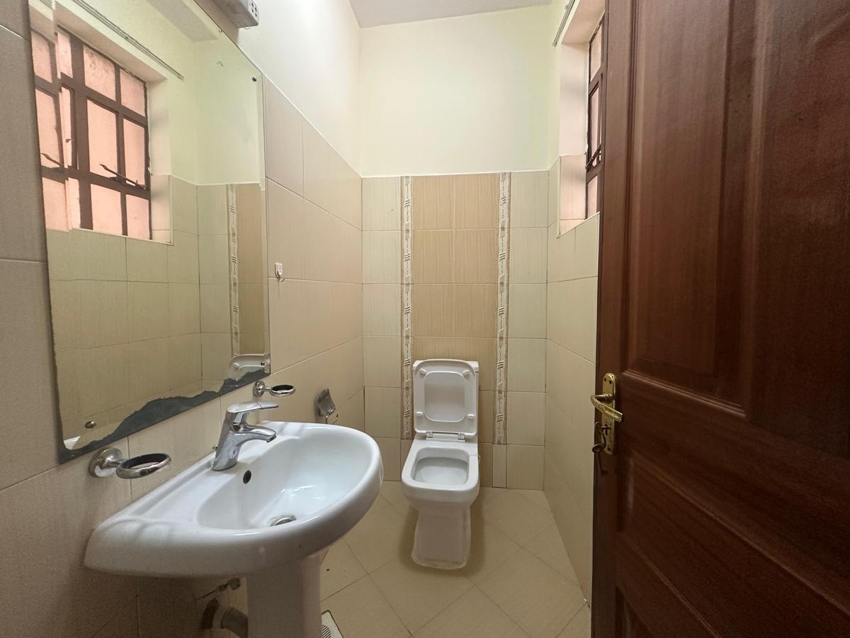 5 Bed Villa with En Suite at Lavington - 17