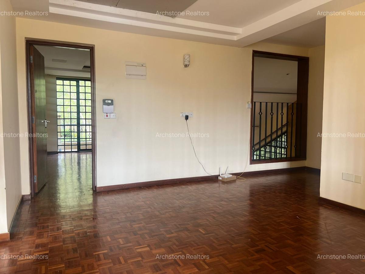 4 Bed Townhouse with En Suite in Kitisuru - 9