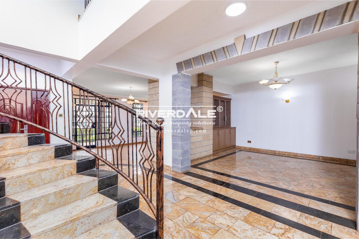 5 Bed Villa with En Suite in Lavington - 3