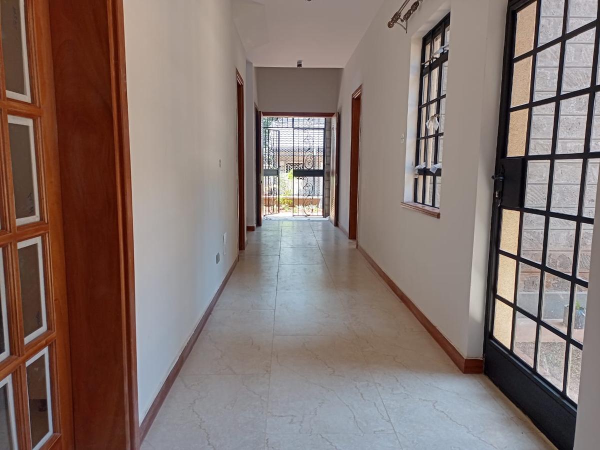 5 Bed Villa with En Suite at Lavington - 11