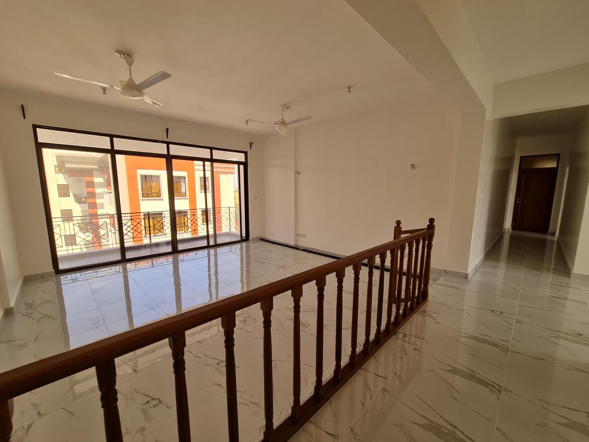 3 Bed Apartment with En Suite in Nyali Area - 2