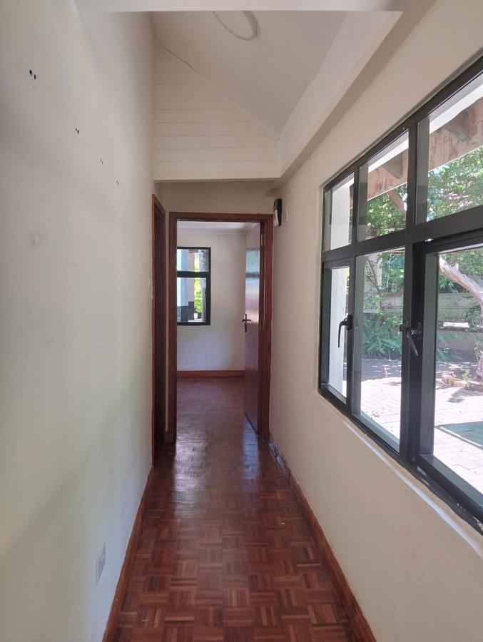 1 Bed House with En Suite at Karen - 5